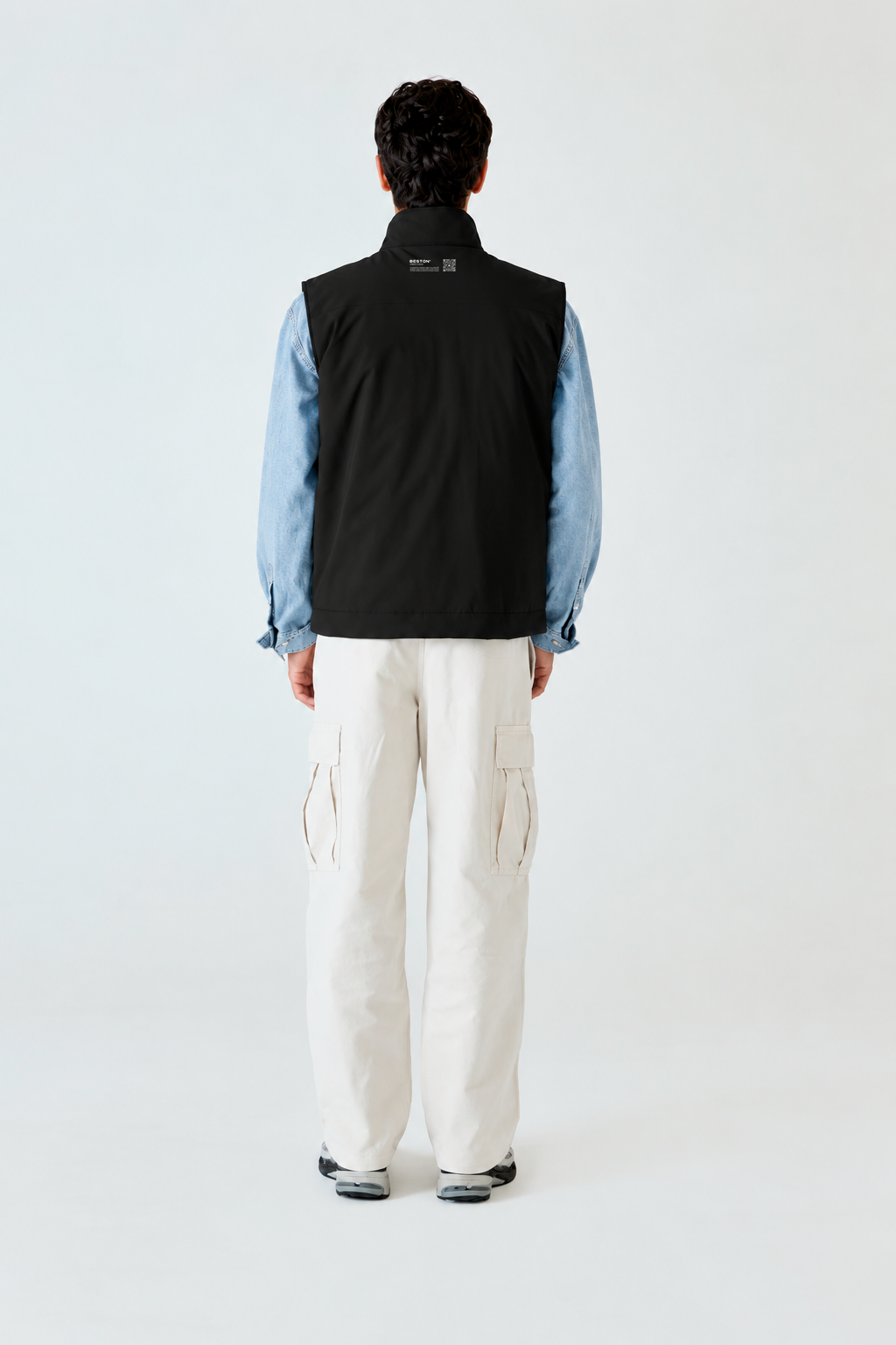 HEAT/17 Vest | Coal Black